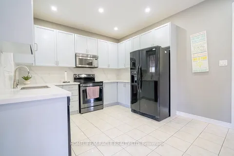 4 Princefield Pl, Brampton, ON L6R 0E4