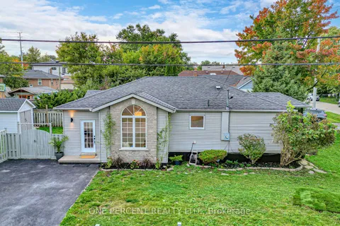1064 Strathy Ave, Mississauga, ON L5E 2J8
