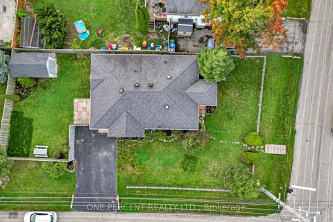 1064 Strathy Ave, Mississauga, ON L5E 2J8