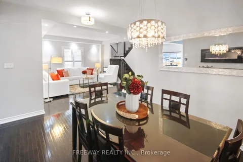 28 Penelope St, Brampton, ON L6P 3H7
