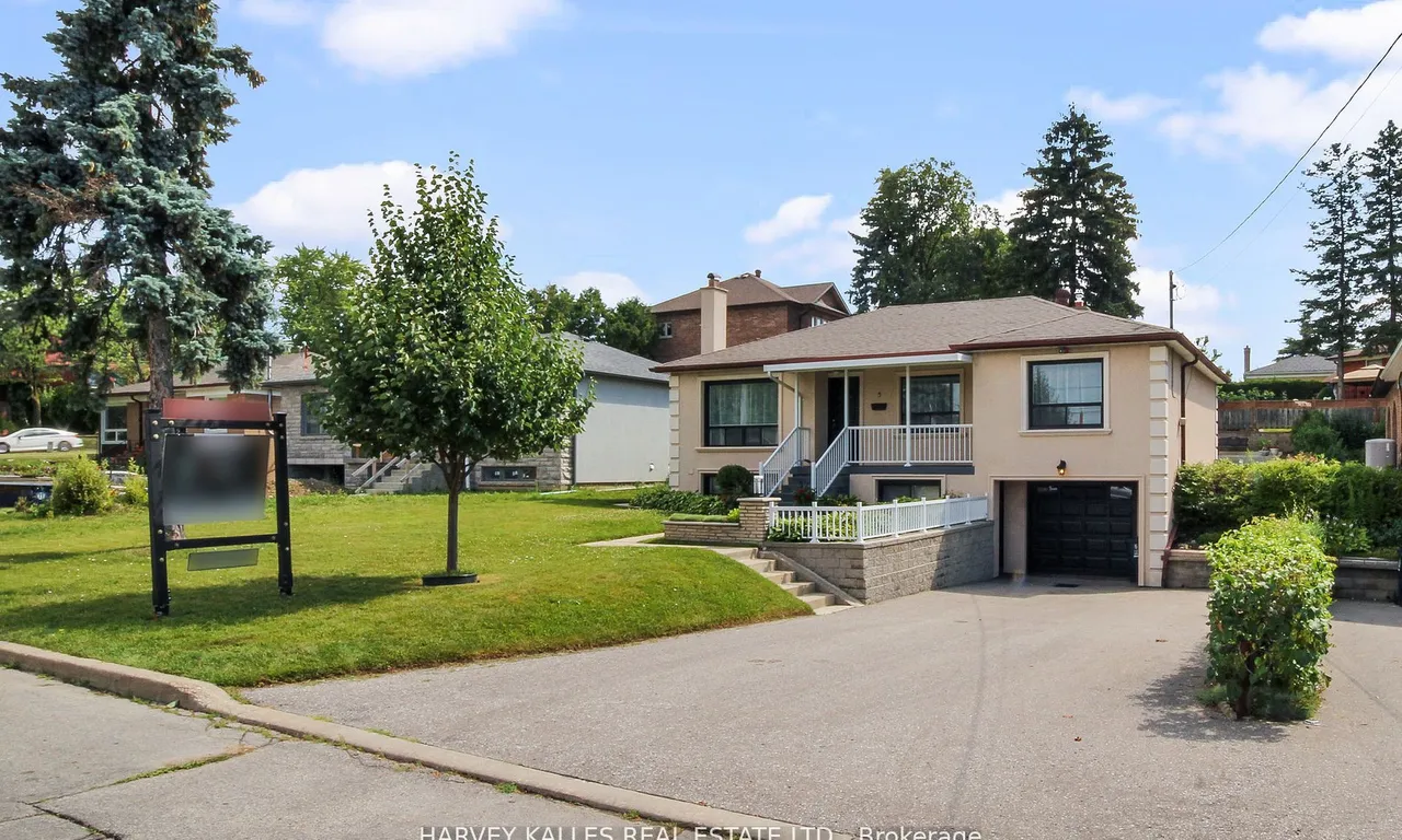 5 Liscombe Rd, Toronto, ON M6L 2Z9