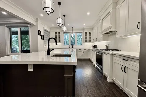 3 Larry St, Caledon, ON L7C 1K6