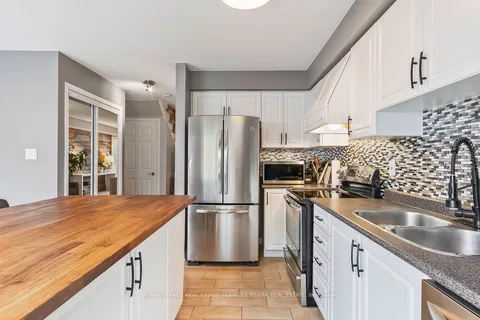656 Julia Ave, Burlington, ON L7L 6X3