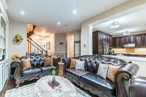 34 Jolana Cres, Halton Hills, ON L7G 0G5
