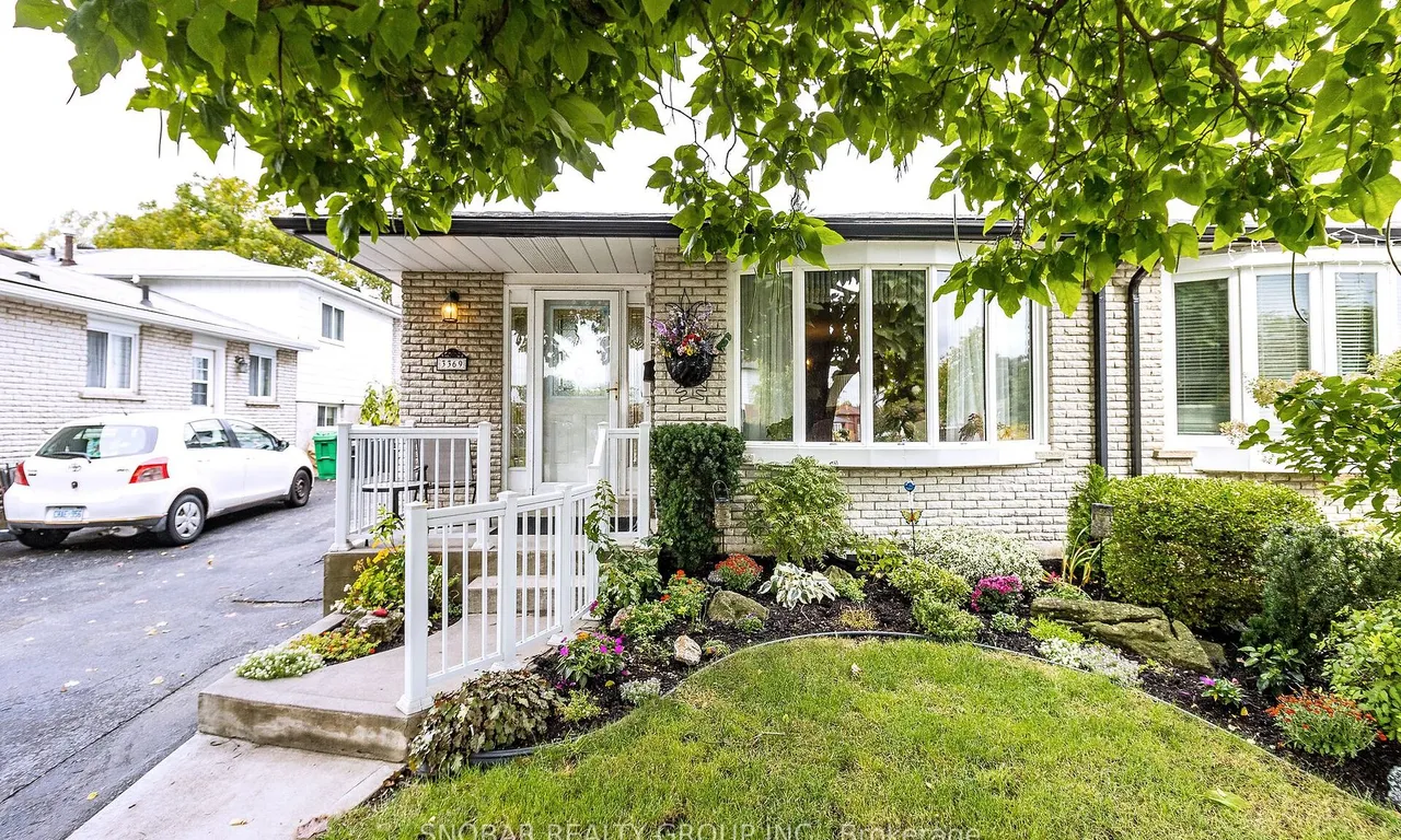 3369 Oakglade Cres, Mississauga, ON L5C 1X4