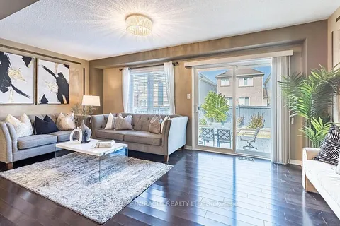 44 Napoleon Cres, Brampton, ON L6P 3K5
