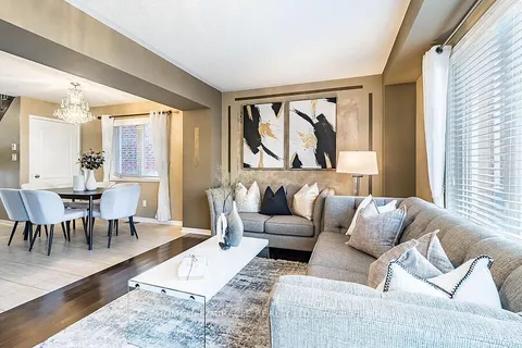 44 Napoleon Cres, Brampton, ON L6P 3K5