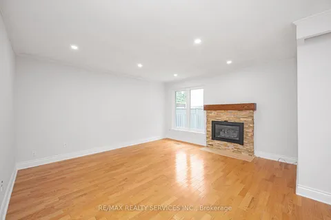 738 Briar Cres, Milton, ON L9T 3Z8