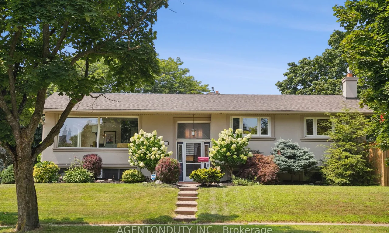 3479 Spruce Ave, Burlington, ON L7N 1K4