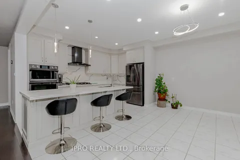 839 Whitlock Ave, Milton, ON L9E 1R8