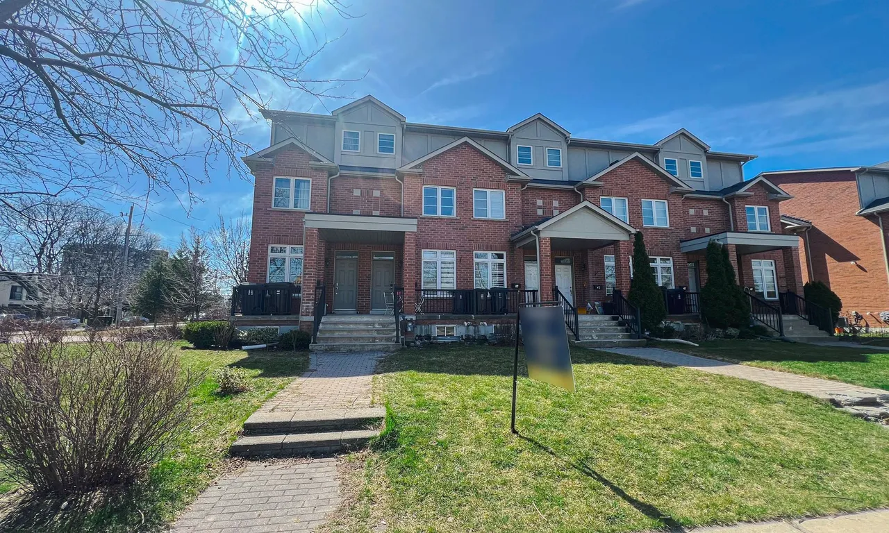 3B Hobden Pl, Toronto, ON M9R 3R6