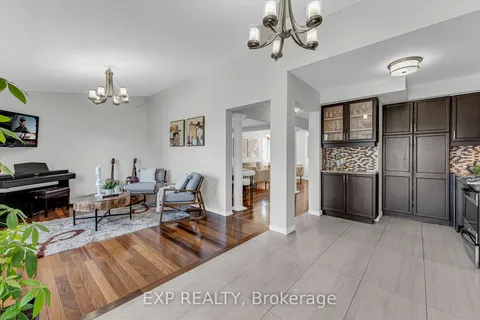 7287 Aldercrest Dr, Mississauga, ON L5N 7N8