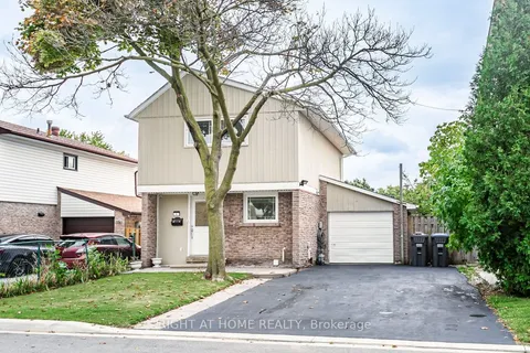 4 Gailgrove Crt, Brampton, ON L6S 2E1