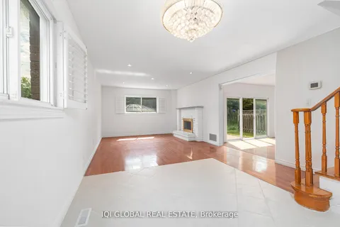 4180 Sugarbush Rd, Mississauga, ON L5B 2X7