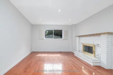 4180 Sugarbush Rd, Mississauga, ON L5B 2X7