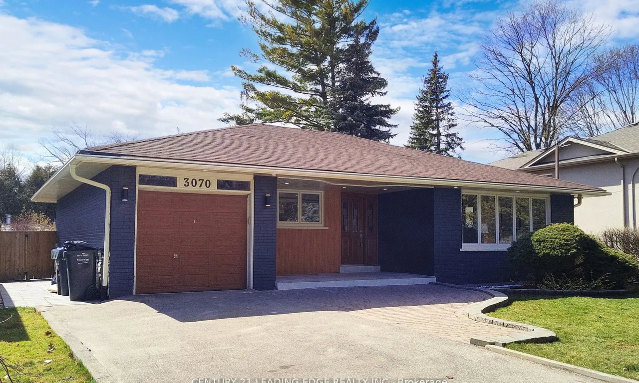 3070 O&apos;Hagan Dr, Mississauga, ON L5C 2C5