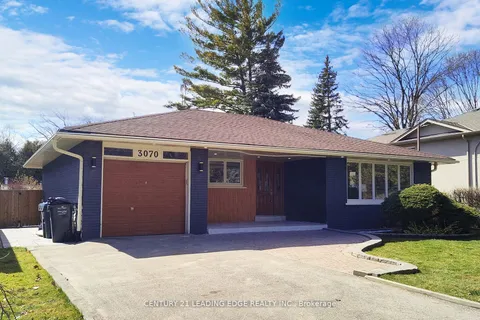 3070 O&apos;Hagan Dr, Mississauga, ON L5C 2C5