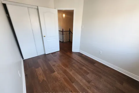 723 Horning St, Mississauga, ON L5R 0B5