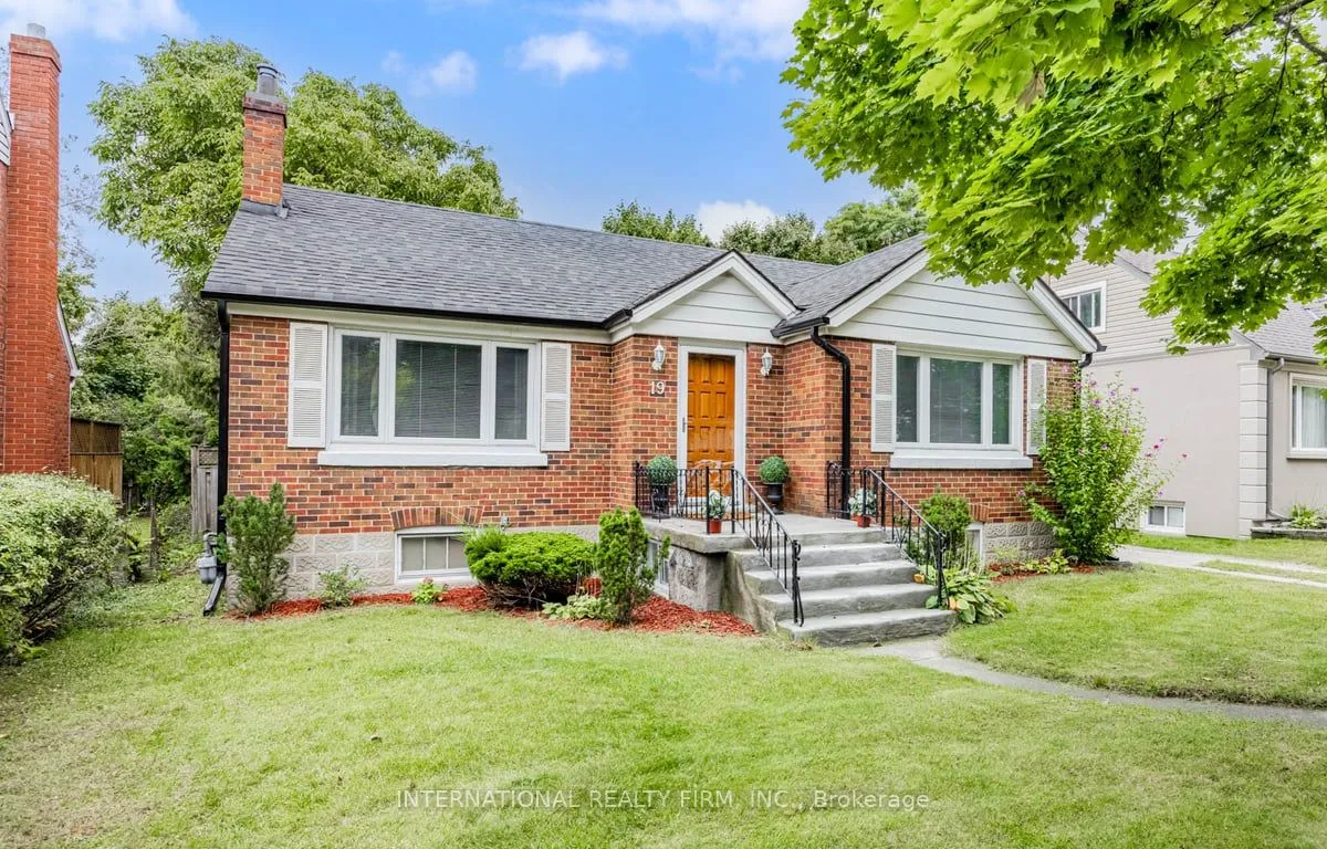 19 Culnan Ave, Toronto, ON M8Z 5A9
