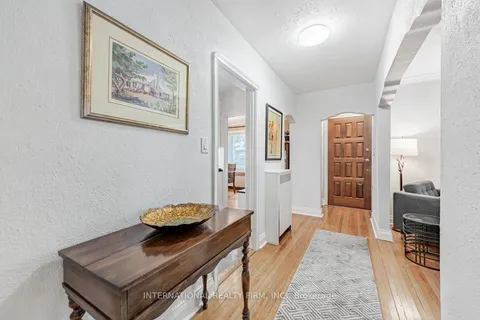 19 Culnan Ave, Toronto, ON M8Z 5A9