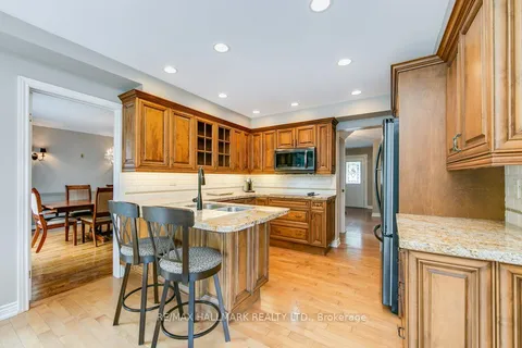 3538 Kingbird Crt, Mississauga, ON L5L 2R1