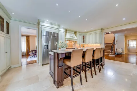 524 Hancock Way, Mississauga, ON L5H 4L5