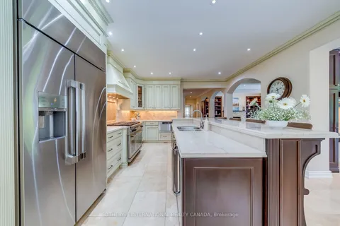 524 Hancock Way, Mississauga, ON L5H 4L5