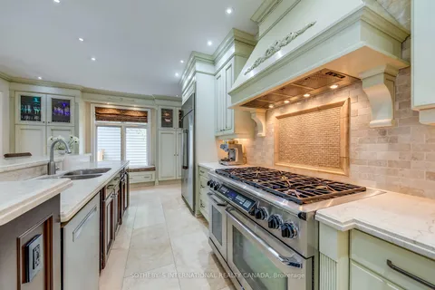 524 Hancock Way, Mississauga, ON L5H 4L5