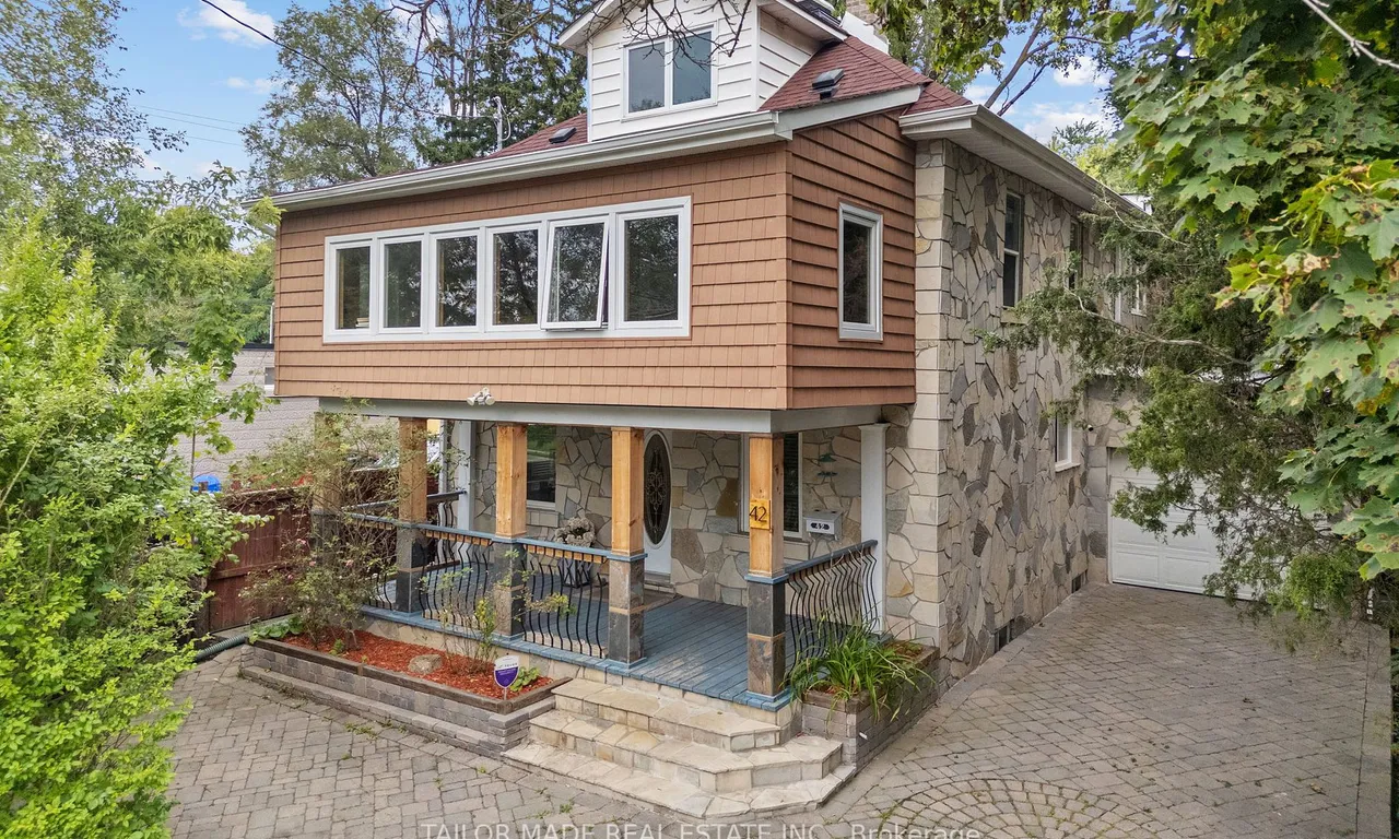 42 Centre St, Brampton, ON L6V 1S8