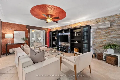 42 Centre St, Brampton, ON L6V 1S8