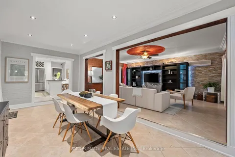 42 Centre St, Brampton, ON L6V 1S8