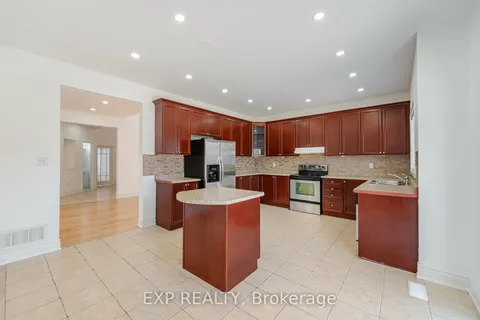 1002 Vickerman Way, Milton, ON L9T 0C1