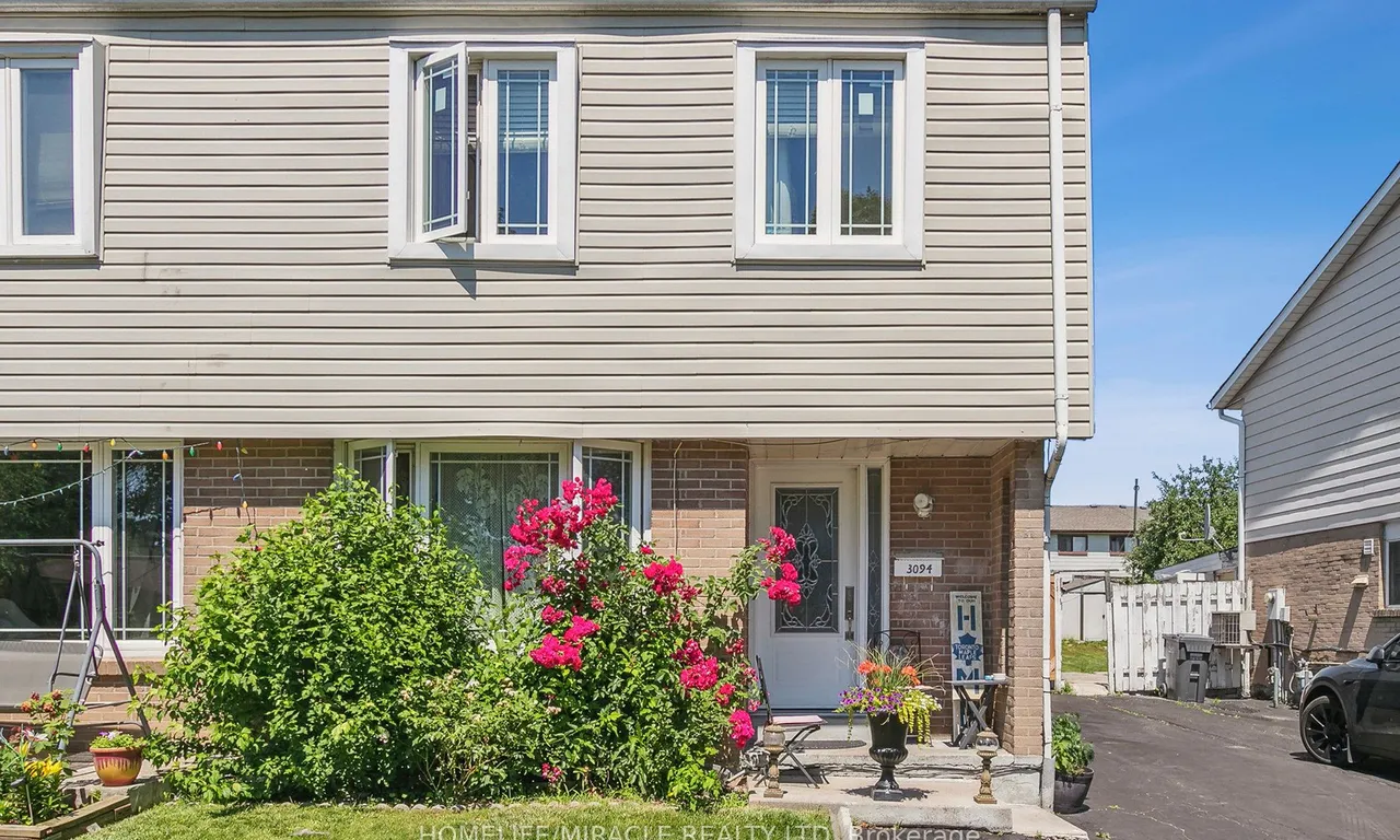 3094 Redbank Cres, Mississauga, ON L4T 1V1