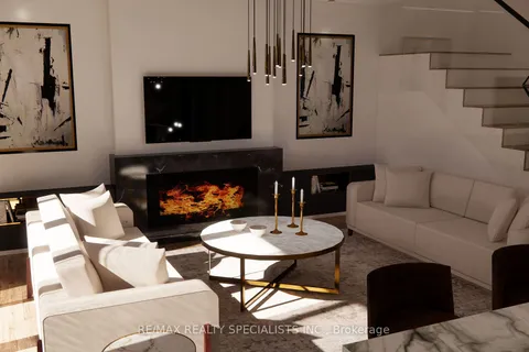 1351 Northmount Ave, Mississauga, ON L5E 1Y4