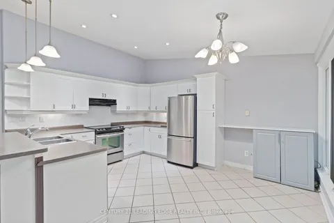 62 ROSEDALE Ave, Brampton, ON L6X 1K1