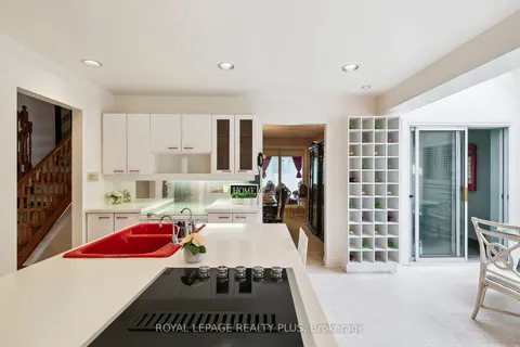 4143 Tapestry Tr, Mississauga, ON L4W 4E4
