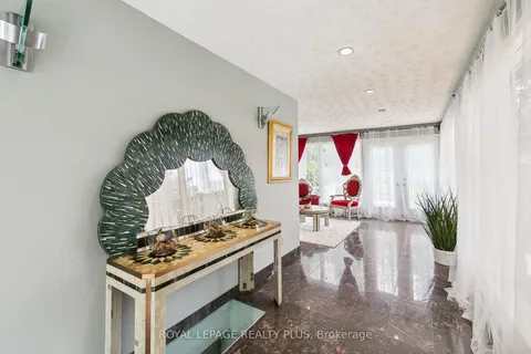 4143 Tapestry Tr, Mississauga, ON L4W 4E4
