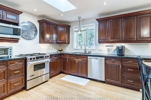 10 Elrose Rd, Brampton, ON L6T 2C2