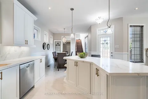 953 Gastle Way, Milton, ON L9T 0Z9