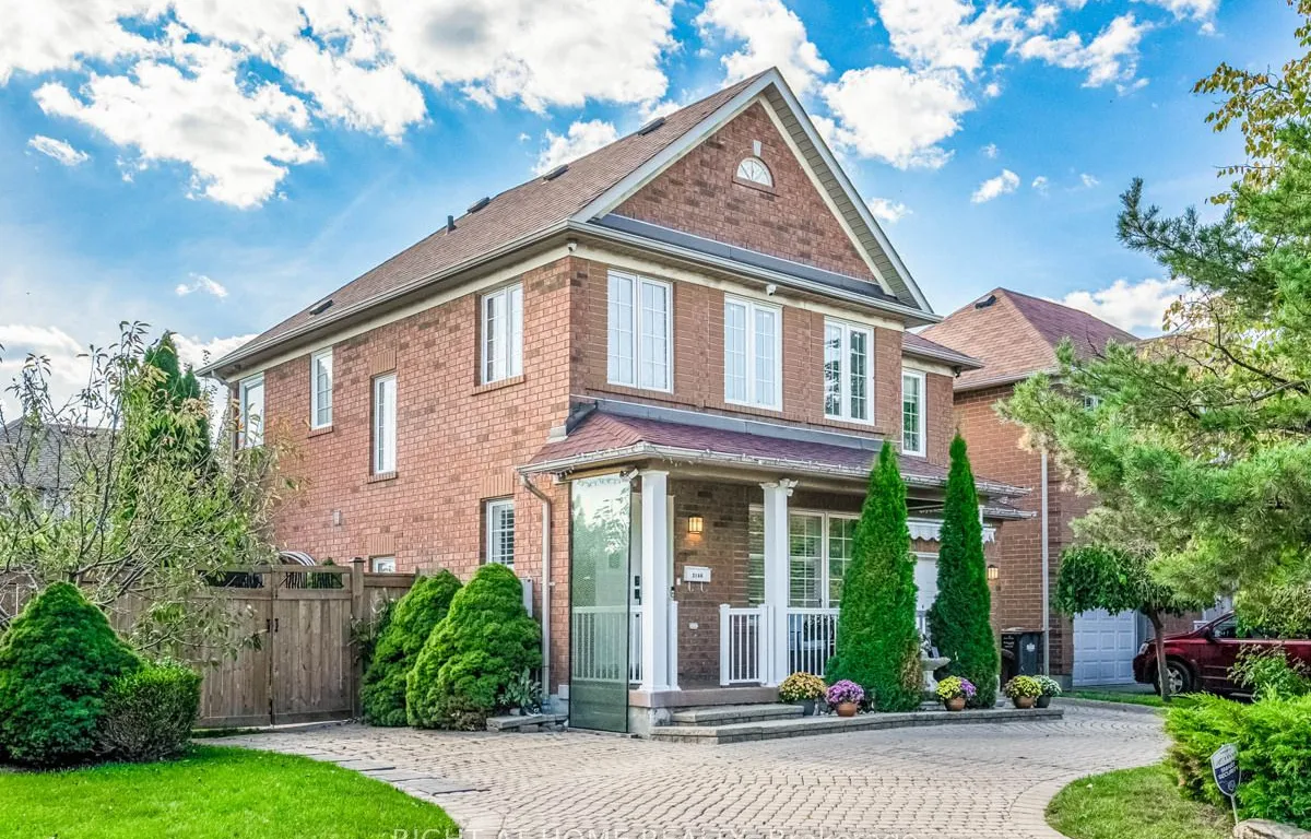 3144 High Springs Cres, Mississauga, ON L5B 4G4
