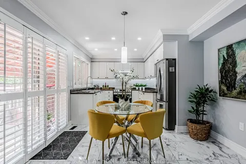 3144 High Springs Cres, Mississauga, ON L5B 4G4