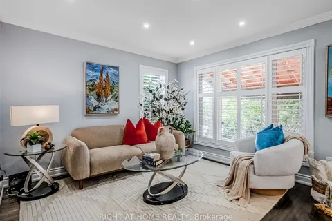 3144 High Springs Cres, Mississauga, ON L5B 4G4