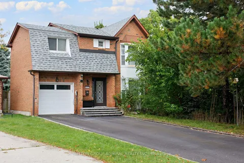 2431 Ploughshare Crt, Mississauga, ON L5L 3M6