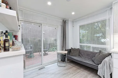 2431 Ploughshare Crt, Mississauga, ON L5L 3M6