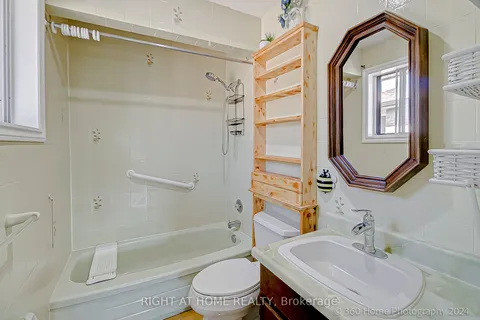 35 Highland Hill, Toronto, ON M6A 2P7