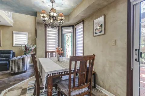 1699 Samuelson Circ, Mississauga, ON L5N 7Z8