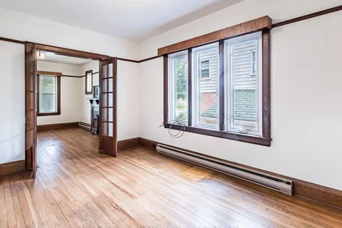 88 William St, Toronto, ON M9N 2G7