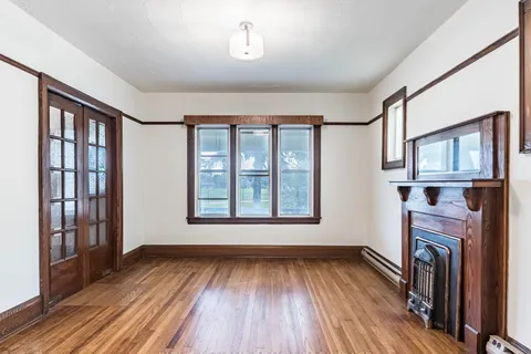 88 William St, Toronto, ON M9N 2G7