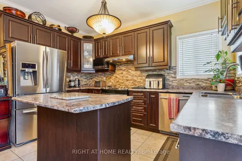 26 Bluewater Cres, Brampton, ON L7A 2H1