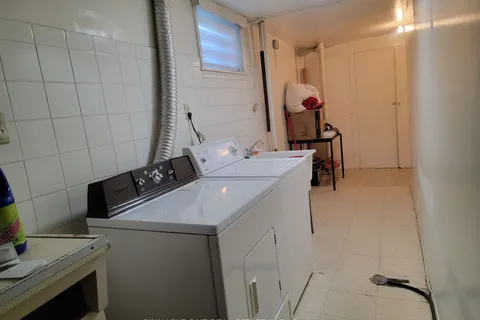 19 Kinnie Crt, Toronto, ON M3N 2S1